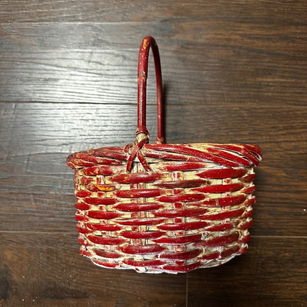 SMALL RED WASHED DECORATIVE BASKET